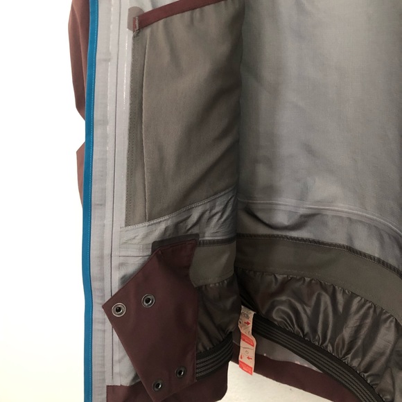 Arc’teryx Rush Jacket Ski/Snowboard Jacket - Picture 8 of 13